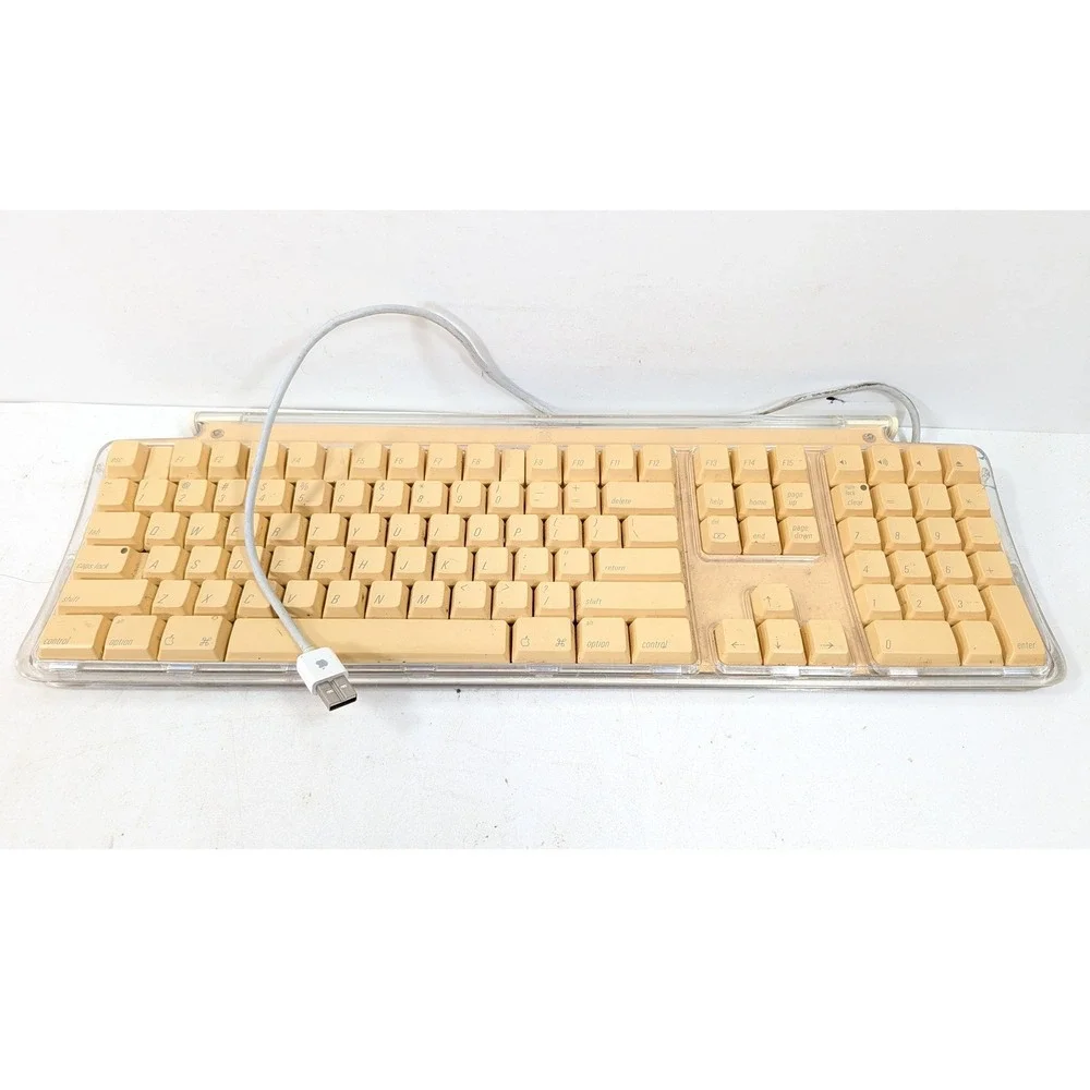 Apple Pro Keyboard M7803 Vintage Clear USB Wired Mechanical Feel White Yellowed